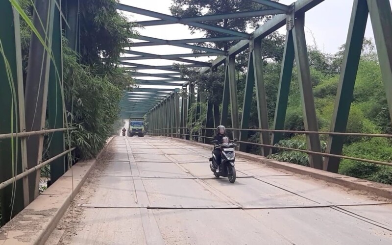 Jembatan Leuwiranji Rumpin Kondisinya Semakin Rusak Parah