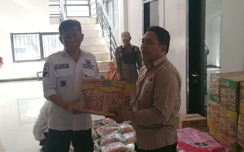 Dinsos Kabupaten Bogor Salurkan Bantuan Korban Bencana Alam di Nanggung