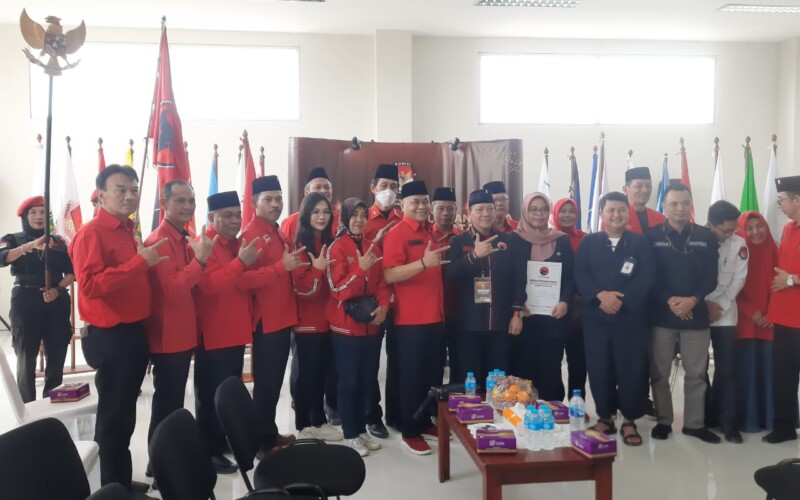 Daftarkan Caleg, PDI Perjuangan Targetkan 12 Kursi DPRD Kabupaten Bogor