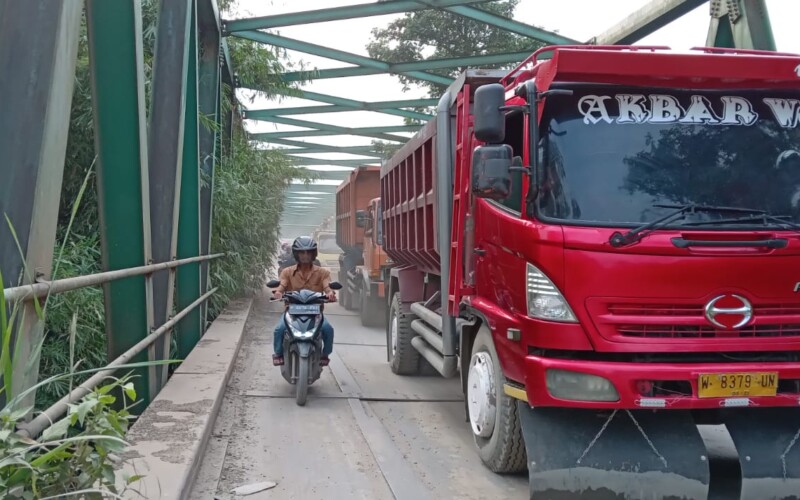 Kondisi Akses Jembatan Leuwiranji Rusak Parah, Kendaraan Bertonasi Barat Bakal Dibatasi