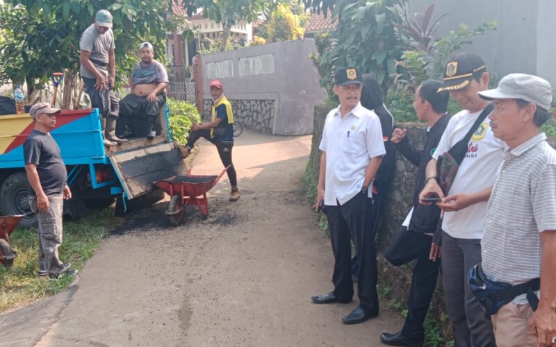 Kades Leuweung Kolot Pantau Realisasi Infrastruktur dari Serapan DD