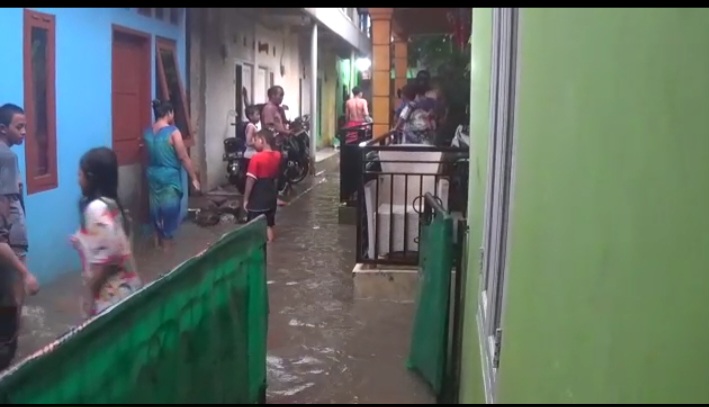 Sebanyak 7 Rumah Warga Kayumanis Terendam Banjir, Ini Penyebannya
