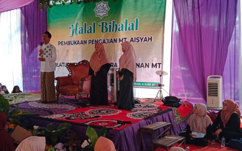 Ruhiyat Sujana Meresmikan Majlis Ta’lim Aisyah yang Berlokasi di Pasarean