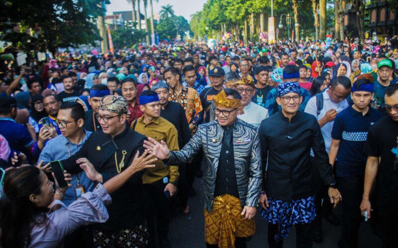 Bima Arya, Sandiaga Uno dan Ridwan Kamil Kompak Berkuda Meriahkan Helaran HJB ke-541