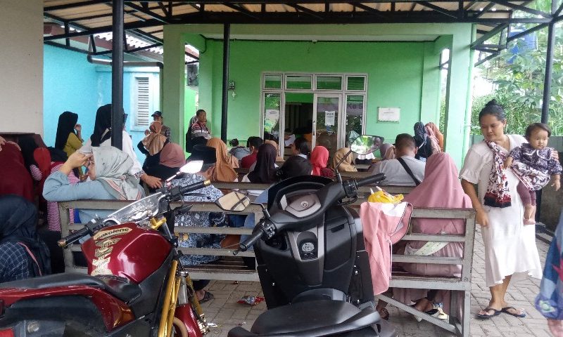 Jelang PPDB, UPT Dukcapil Wilayah III Cibungbulang Diserbu Warga Buat Akte Kelahiran