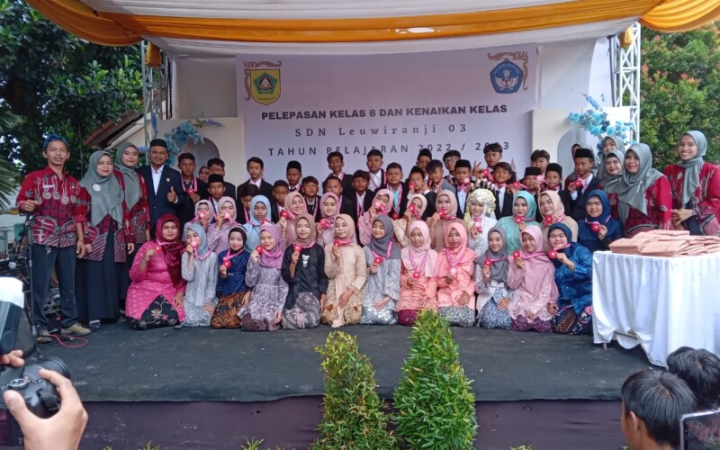 Pelepasan 48 Siswa Siswi Kelas VI SDN Leuwiranji 03 Diisi Upacara Adat Sunda