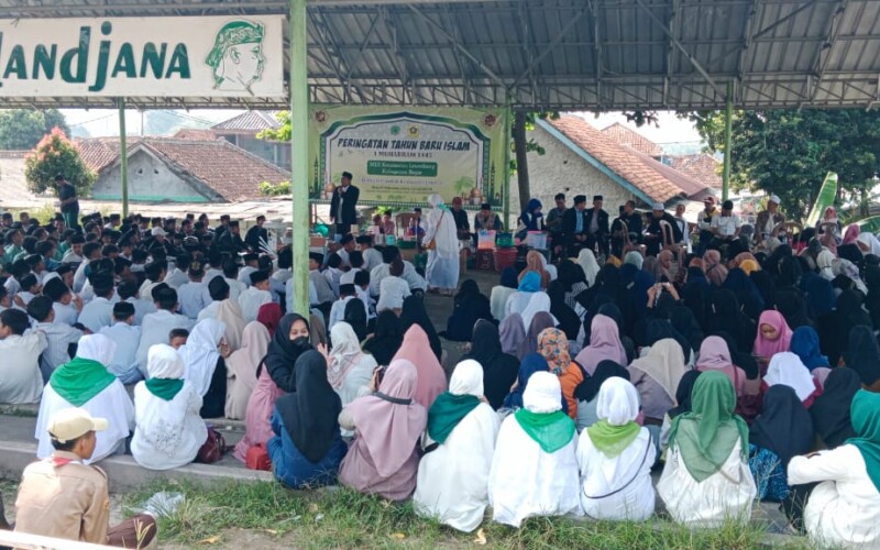 MUI Kecamatan Leuwiliang Gelorakan Semangat 1 Muharram Dengan Jalan Sehat