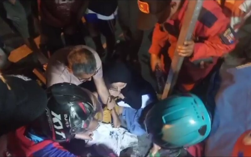 Bocah 4 Tahun di Bogor Terperosok Gorong Gorong, Kakinya Memar Terjepit Besi