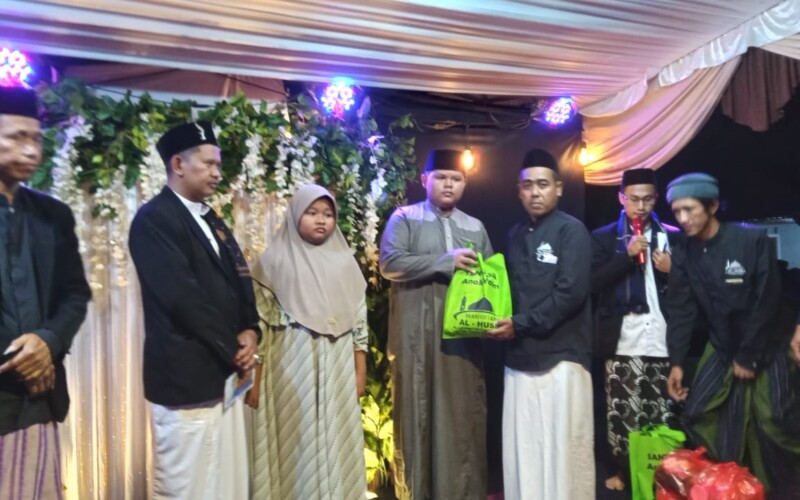Peringatan 10 Muharram, Sebanyak 51 Anak Yatim di Kampung Leuwiranji Dapat Santunan