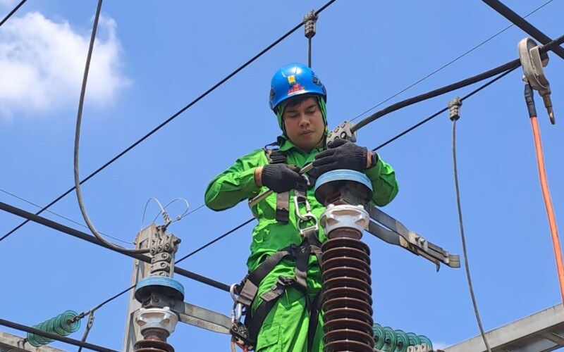 Jaga Keandalan Listrik, PLN Lakukan Penggantian Relay Auto Reclose di GITET Cibinong