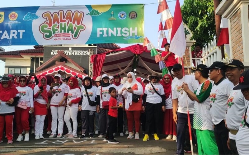 Memeriahkan HUT RI ke -78, Sebanyak 1500 Peserta Ikuti Jalan Sehat yang Digelar Kecamatan Cibungbulang