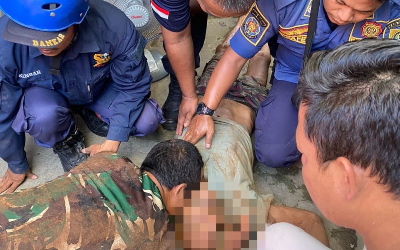 Diduga Hirup Gas, Lansia di Cibinong Pingsan Jatuh ke Sumur Dievakuasi Damkar