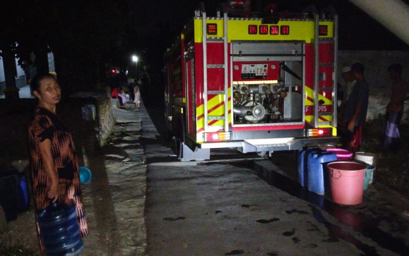 Atasi Kekeringan, Dinas Damkar Kabupaten Bogor Siap Suplai Air Bersih