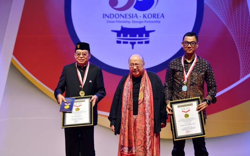 Jadi Tokoh Inspiratif Dunia, Biografi Jokowi Tulisan Dirut PLN Terbit di Korea