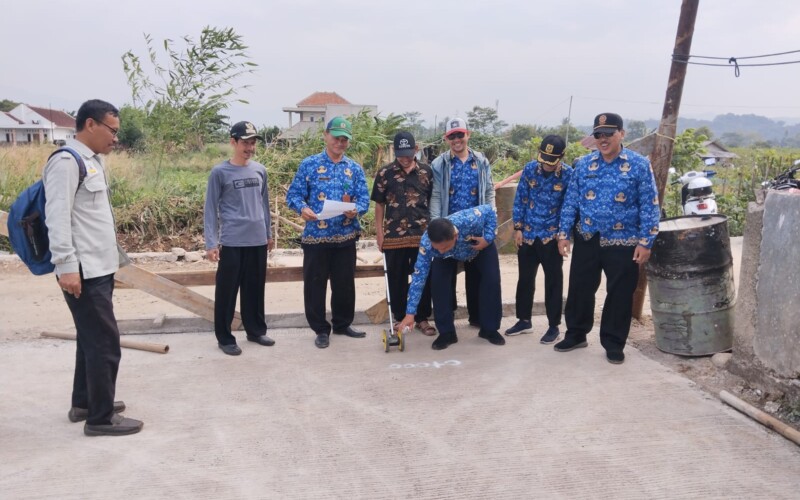 Tim Monev Kecamatan Cibungbulang Apresiasi Penggunaan Dana Samisade Desa Cijujung