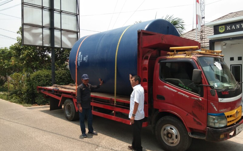 Desa Cimanggu 2 Dapat Bantuan Tron untuk Sarana Air Bersih dan MCK
