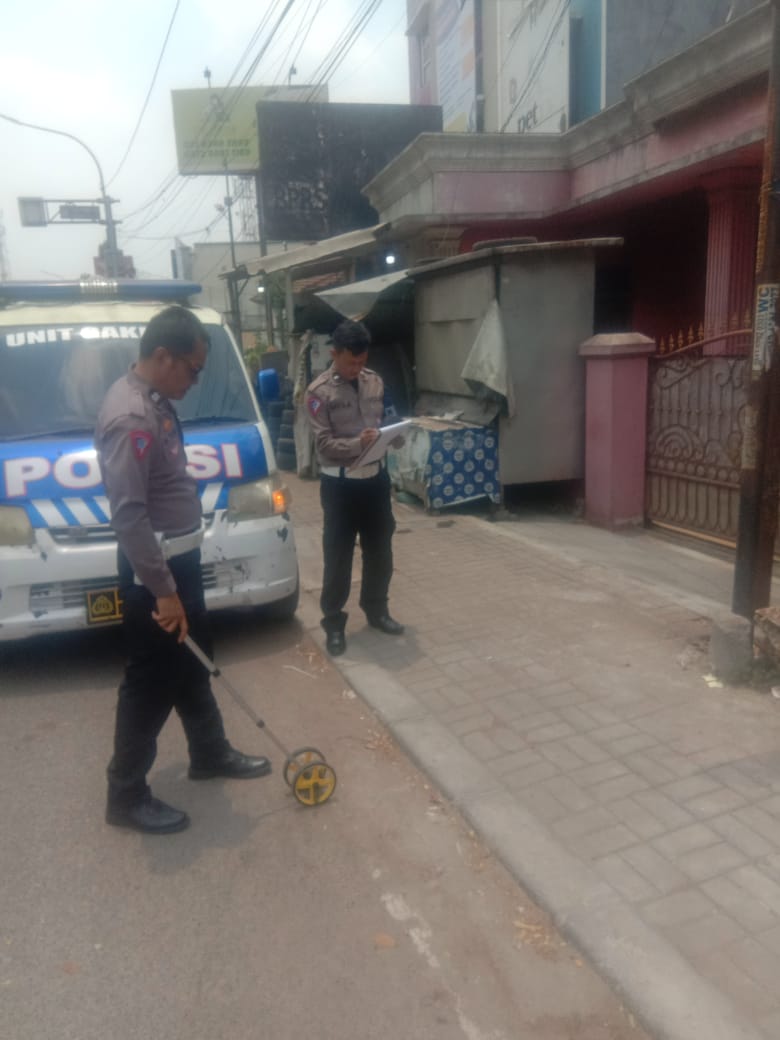 Gagal Nyalip dari Kiri, Pemotor Wanita Terlindas Truk di Jalan Raya Cileungsi-Jonggol