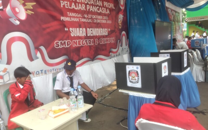 Inovatif, Pemilihan Presiden OSIS SMPN 1 Rumpin Gunakan E-Voting