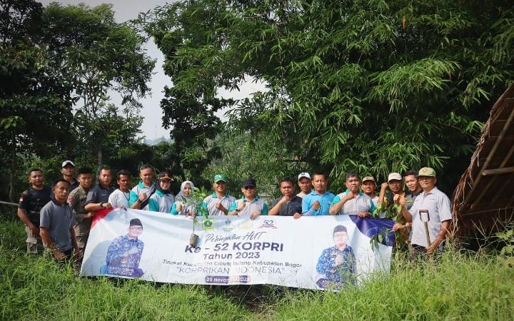 HUT Korpri ke 52, Kecamatan Cibungbulang Gencarkan Penanaman Pohon