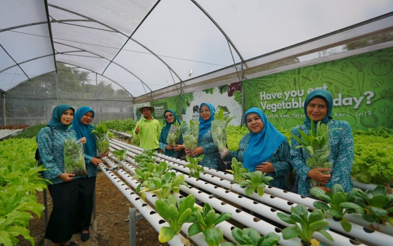 Royal Safari Garden Gelar Kegiatan CSR “Perempuan Berdaya, Keluarga Bahagia” di Hari Ibu.