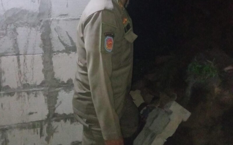 Akibat Hujan Deras, Jalan Lingkungan di Ciasihan Terputus dan Satu Rumah Rusak