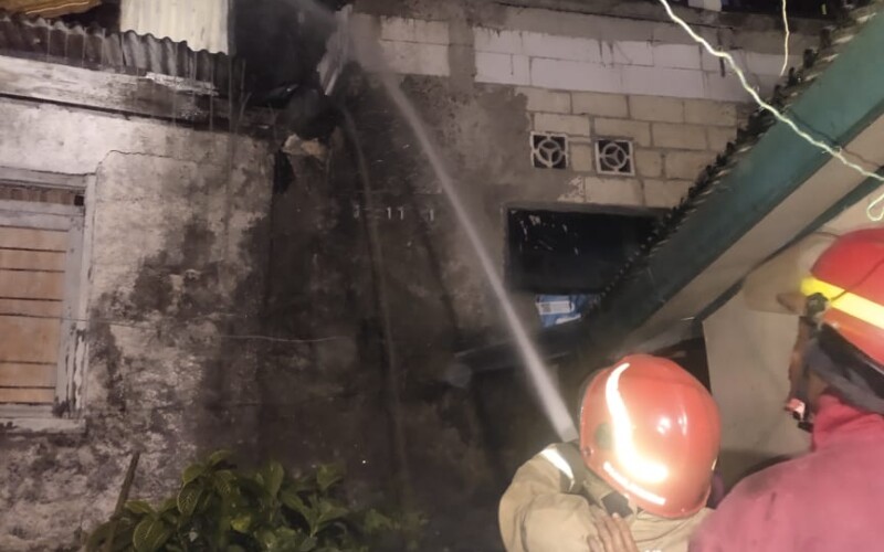 Rumah di Puncak Terbakar pada saat Malam Tahun Baru