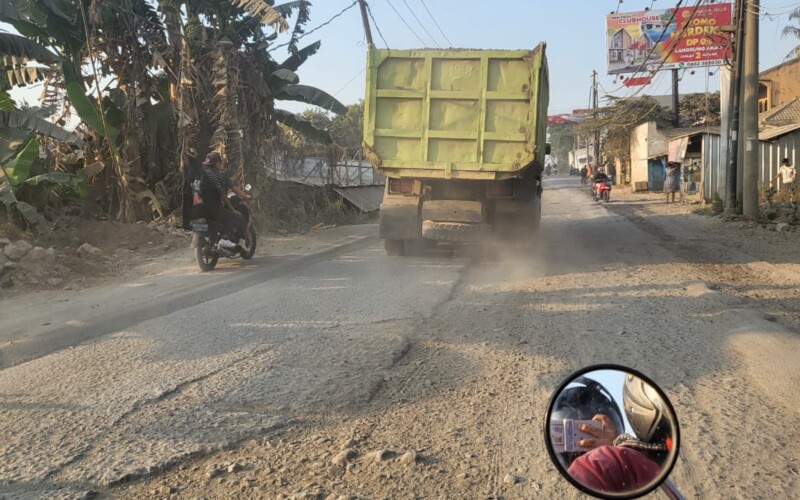 Jalan di Parungpanjang Rusak Berat dan Kerap Telan Korban Jiwa