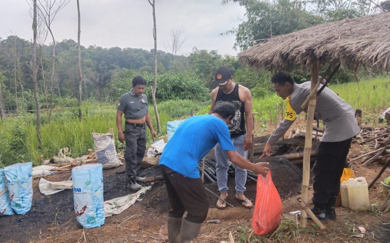 Seorang ODGJ Tega Bacok Ayah Kandungnya Sendiri di Tejo