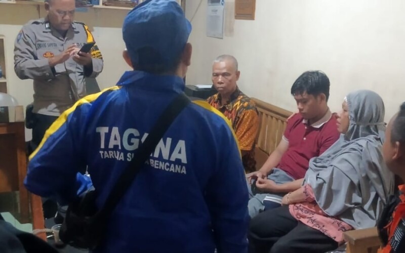 Pemuda Tersesat di Bukit Paniisan Bogor Dievakuasi Tim SAR