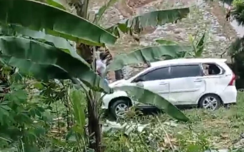 Mesin Mati, Mobil Terjun ke Jurang di Puncak Bogor