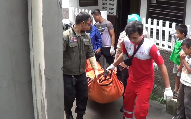 Warga Kampung Pulo Geulis Digemparkan Penemuan Mayat yang Tewas Membusuk dalam Kamar