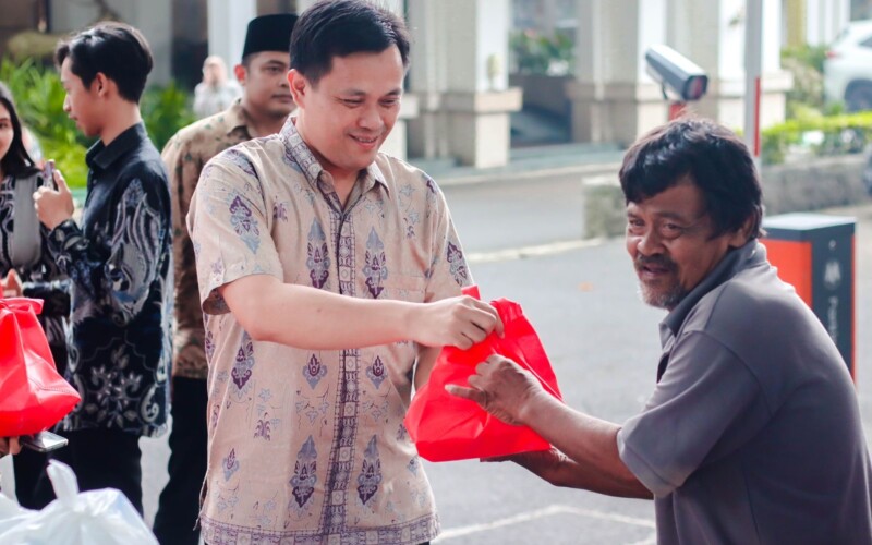 MasyaAllah, Hotel Salak The Heritage Berbagi 500 Paket Nasi dan Takjil Pada Ramadan 1445H