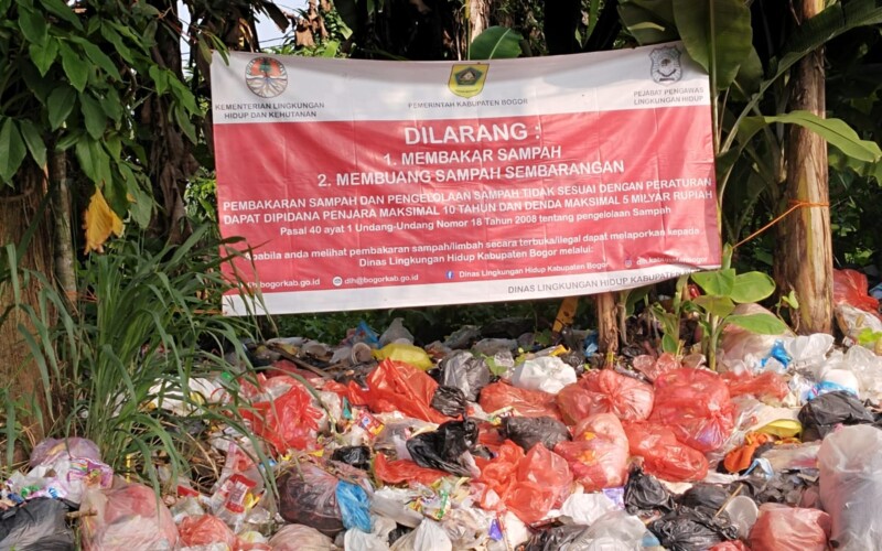 Camat Cibungbulang Geram Adanya Sampah Liar di Wilayahnya