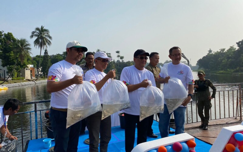 Pemkab Bogor Bolehkan Warga Mancing di Setu Cibinong, Tebar 7000 Bibit Ikan Nila dan Tawes