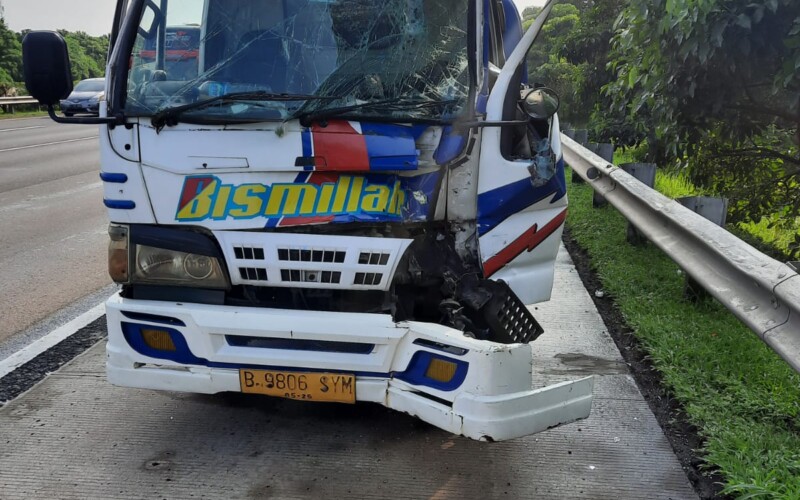 Dua Truk Kecelakaan di Tol Jagorawi Diduga Sopir Mengantuk