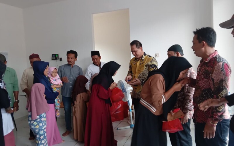 70 Anak Yatim dari 3 Kampung dan Sukamulya Dapatkan Santunan dari Perusahaan Pengembang Perumahan