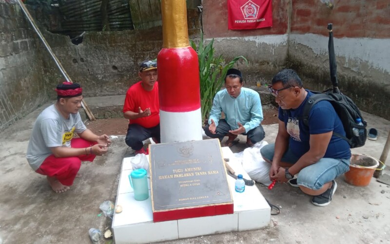 Empat Jenazah Satu Lubang