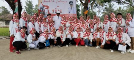 Tumpah Ruah Warga Ikuti Jalan Sehat Se-Desa Cibitung Wetan Semarakan HUT RI ke-79