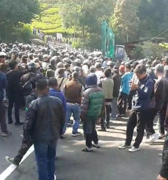 Warga Puncak Lempar Telor Ayam ke Restoran Asep Strawberi, Ini Alasanya