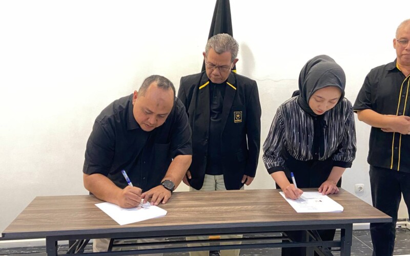 Atang Trisnanto dan Annida Allivia Terima Rekomendasi dari Partai Ummat untuk Pilkada Kota Bogor 2024
