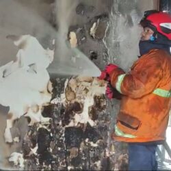 Diduga Depresi, Pemuda Pingsan dan Ngamuk Usai Bakar Rumah Dua Lantai