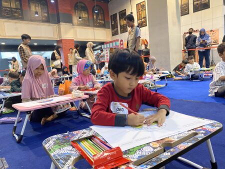Serunya Lomba Mewarnai Bersama Koh Dennis Lim