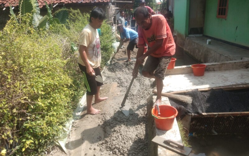 Permudah Mobilitas Warga, Pemdes Cimanggu 2 Bangun Jaling