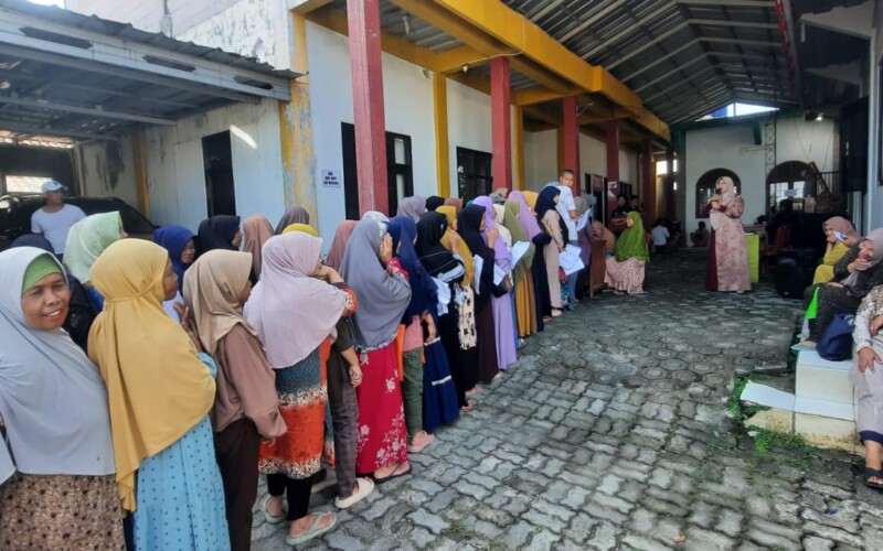 Desa Ciasihan Salurkan Beras untuk 1.724 KPM