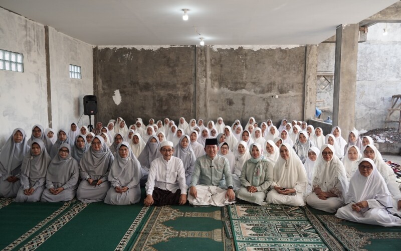 Programnya Dianggap Relevan bagi Pesantren, Dokter Rayendra Diapresiasi