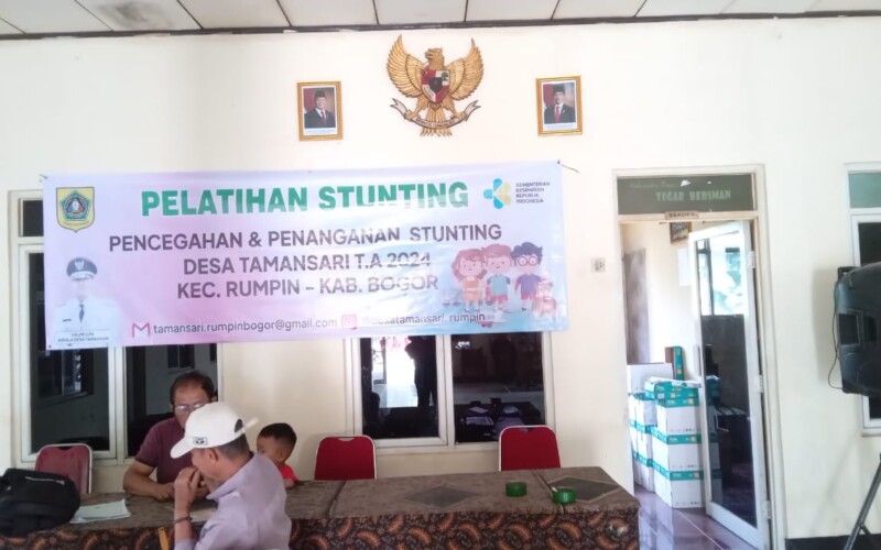 Foto Presiden dan Wakil Presiden Terpilih Hiasi Kantor Desa Tamansari