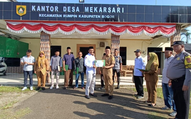 RW, Staf dan Lembaga Desa Mekarsari Dapat Penghargaan Terbaik Pelayanan, Begini kata Kades