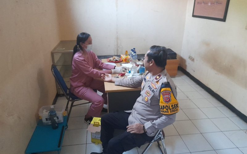 Polsek Gunungsindur dan Puskesmas Suliwer Gelar Cek Kesehatan Gratis