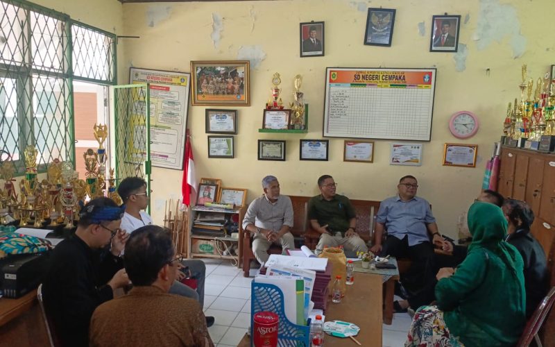 Respon Cepat Kekurangan Meubeulair SDN Cempaka Gunungsindur, Kadisdik Turun Gunung dan Siap Beri Bantuan