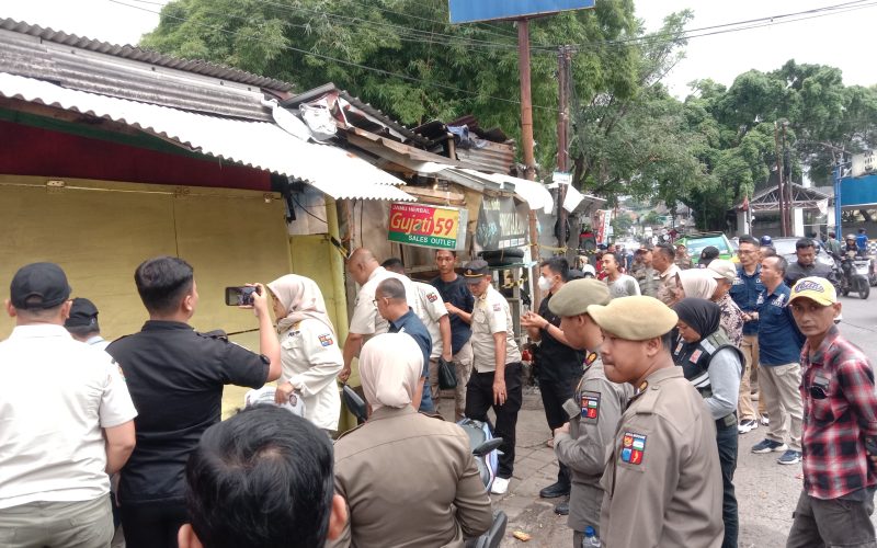 Satpol-PP Kota Bogor Segel 11 Bangunan Tak Berizin di Baranangsiang